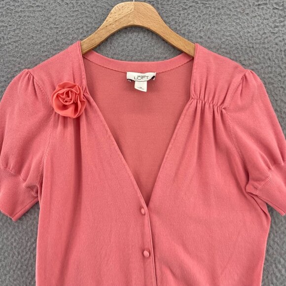 LOFT Sweater Womens Medium Pink Rose Detail Cardigan Short Puff Sleeve Button Up - Picture 2 of 9